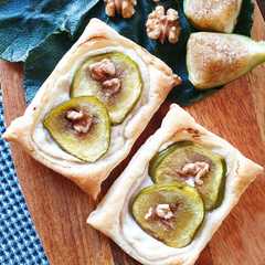 Una foto de Hojaldre con crema de ricota, higos y nueces