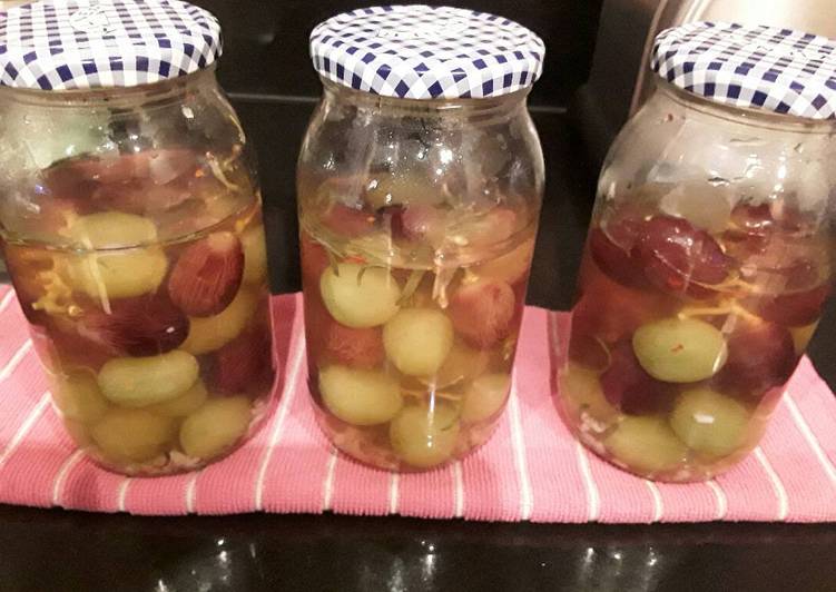 Recipe of Ultimate Sig’s pickled grapes