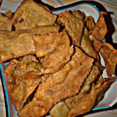 A picture of Spicy crackers.