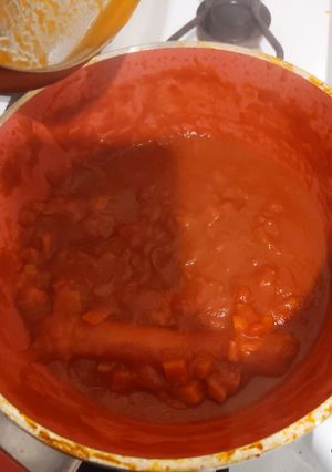 Una foto de Salsa con salchichas