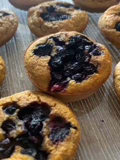 Una foto de Pastelitos con arándanos, avena y zanahoria