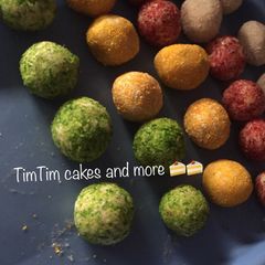 A picture of Coconut ladoo.