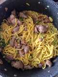 Pasta con menudencias de pollo