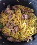 Pasta con menudencias de pollo