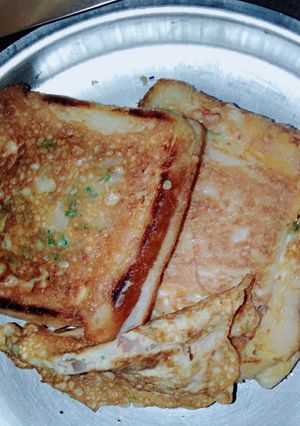 A picture of Bread Cheese omelette.