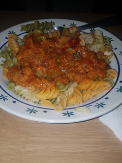 Una foto de Espirales de colores con tomate y verduras