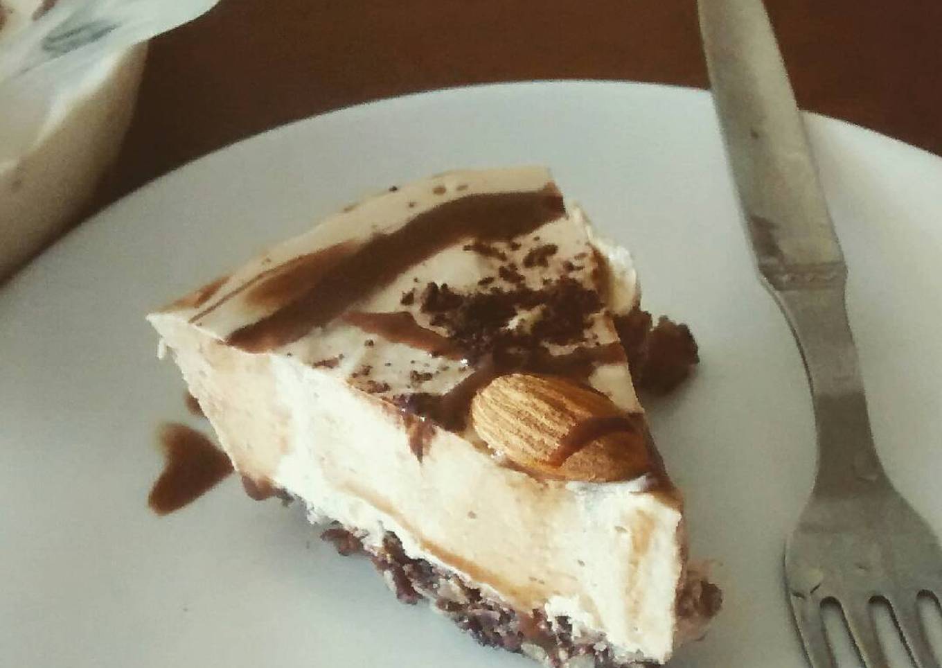 Coffee almond LCHF cheesecake