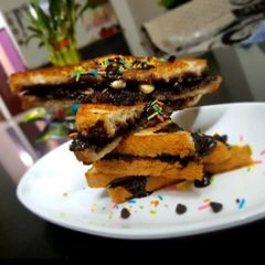 Chocolate Peanut Butter Toast A picture of Chocolate Peanut Butter Toast.
