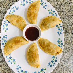 A picture of Mutton Qeema/Keema Samosa.
