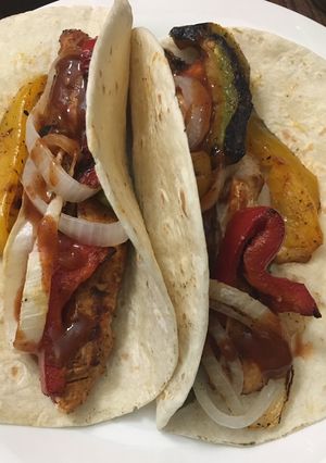 A picture of Grilled chicken fajitas.