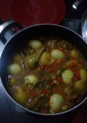 A picture of Chicken sauce with eggs.