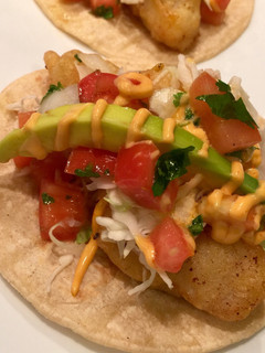 Una foto de Tacos de Pescado con Aderezo de Mayonesa Picante