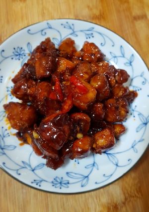 A picture of Sweet and Sour Chicken Thigh Bites.