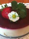 Mini tartas de queso y cuajada con cobertura de frutos del bosque