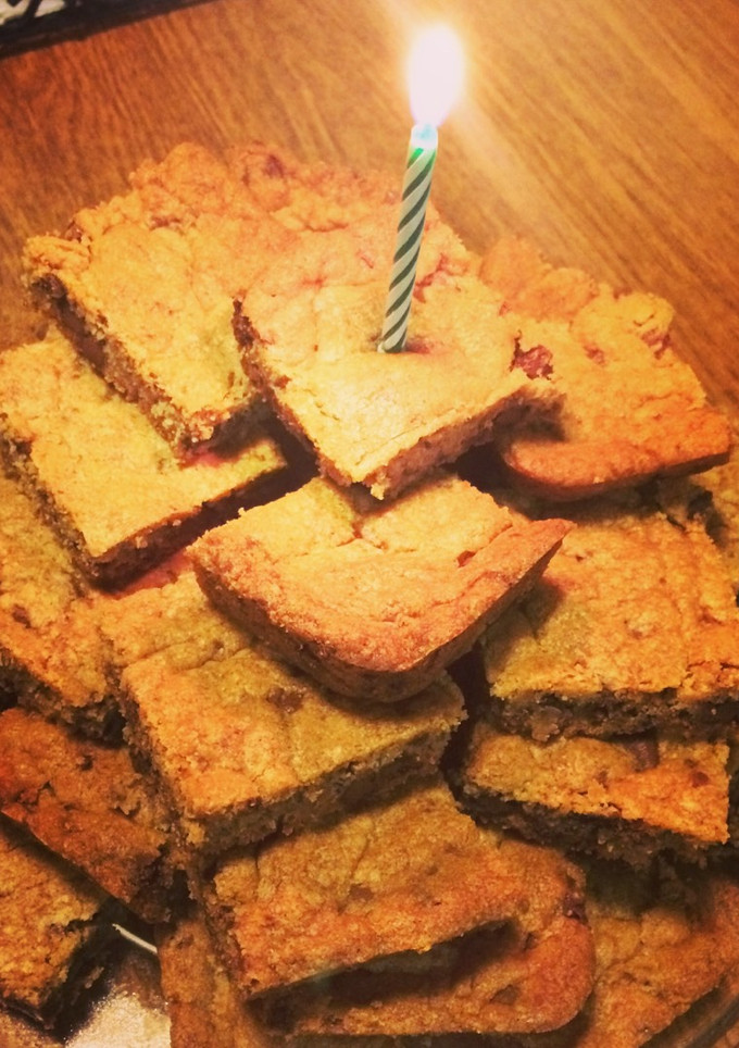 Una foto de Pastel de chocolate chips bars (mordiscos)