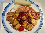 Una foto de pollo de corral al horno