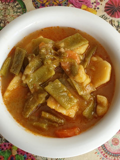 Una foto de Vainas con patatas