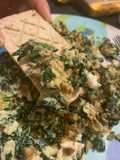 Claras con espinacas y nuez