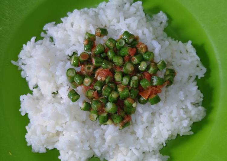 Lalapan kacang panjang, menu bapak di kampung