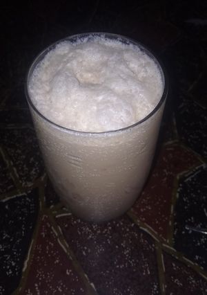 कोल्ड कॉफ़ी (Cold coffee recipe in Hindi) रेसिपी मुख्य फोटो