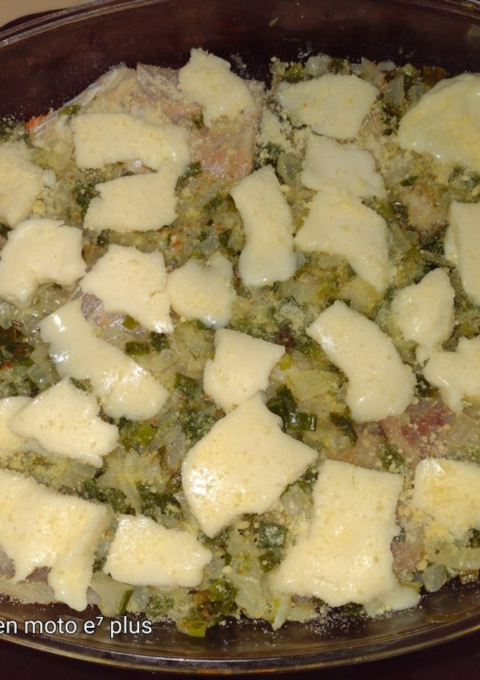 Una foto de Filetes de merluza salsa al verdeo