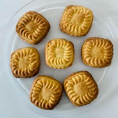 A picture of Delicious Melt-in-the-Mouth Cookies.