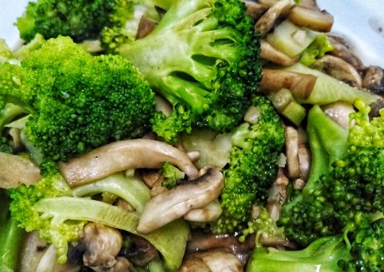 Bagaimana Membuat Cah Brokoli Jamur, Menggugah Selera
