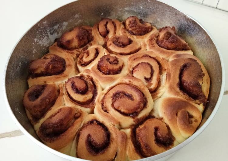 Cinnamon Roll feat Lotus Biscoff