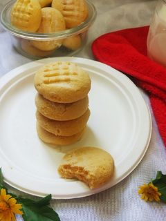 कस्टर्ड कुकीज (Custard cookies recipe in hindi) रेसिपी मुख्य फोटो