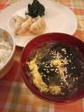 Zuppa di alga wakame e uova alla Coreana