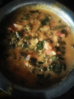 அரைச்சு விட்ட முருங்கைக்கீரை குழம்பு (Araichu vitta murunkai keerai kulambu recipe in tamil) செய்முறை முக்கிய புகைப்படம்