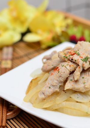 鹽麴味噌豬肉炒洋蔥（fmd二階食譜） 的食譜成品照片