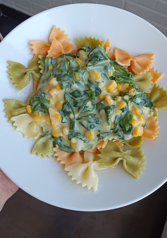 Una foto de 364. Salsa de espinacas con maíz a la crema