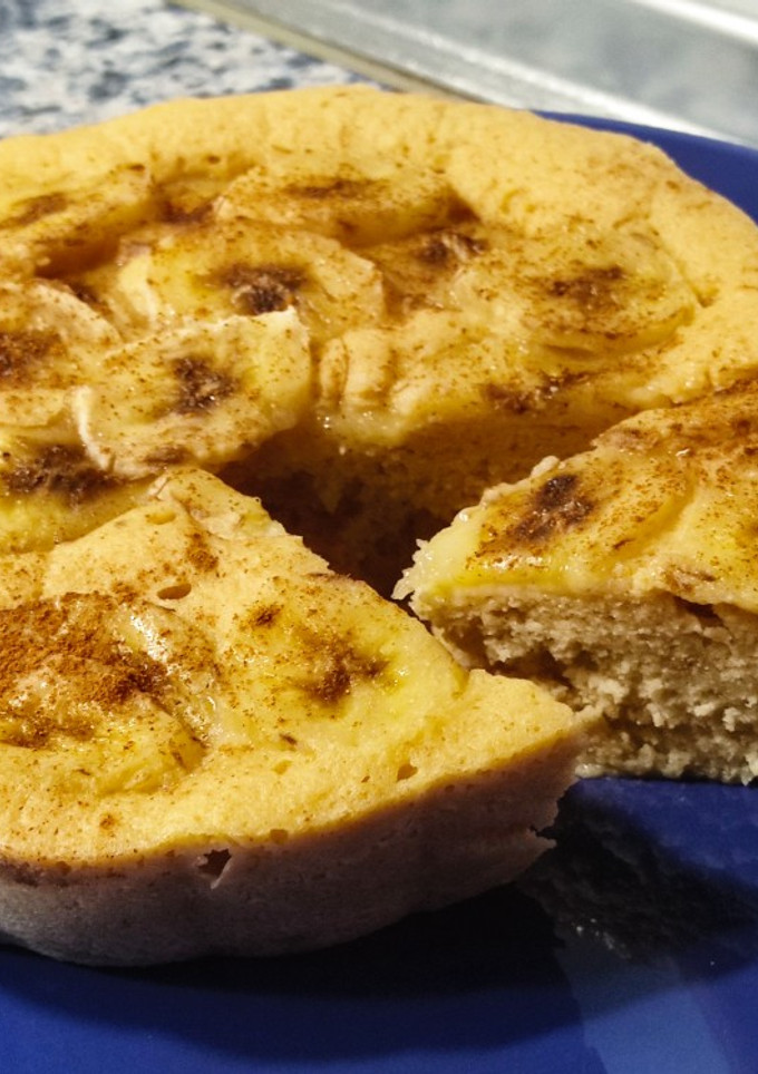 Una foto de Bizcocho de yogur y plátano en microondas