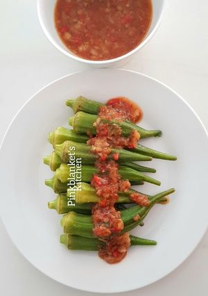 A picture of Okra in sweet chilli sauce.