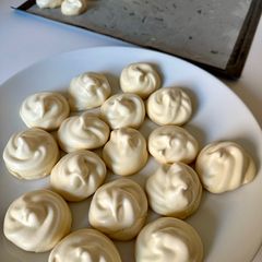 French Meringue A picture of French Meringue.
