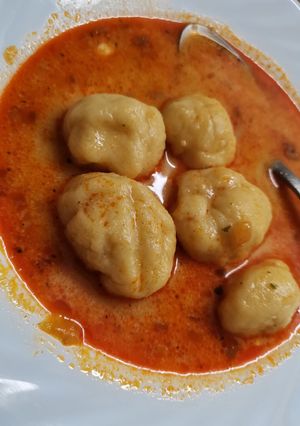Tartalmas krumpligombóc-leves recept fotója