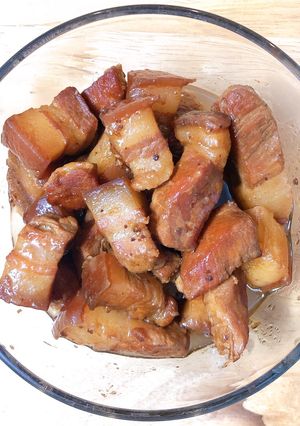 Hình của món Thịt kho Tương Bần.