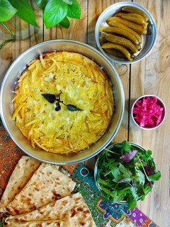 عکسی از دستور املت مرغ و چیپس
