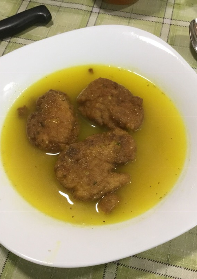 Una foto de Sopa de panecillos de huevo al estilo de la abuela 🍲