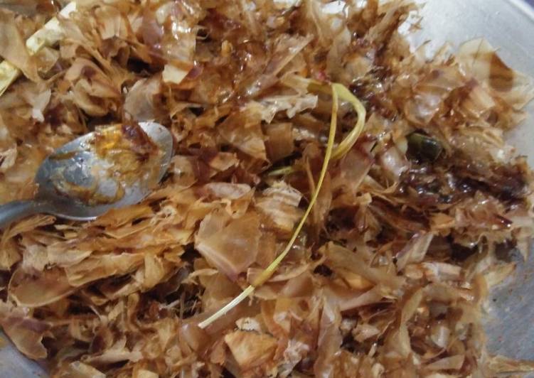 Bagaimana Membuat Ikan cakalang tumis_teman makan nasi kuning manado(d resep sblh) yang Bikin Ngiler