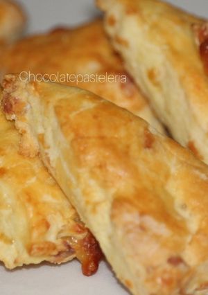 Una foto de Scons de queso