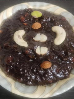 A picture of Black rice dates halwa.
