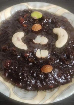 A picture of Black rice dates halwa.