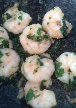 Una foto de Camarones al ajillo