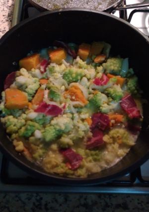 Una foto de Crema de Romanescu y batata sin leche