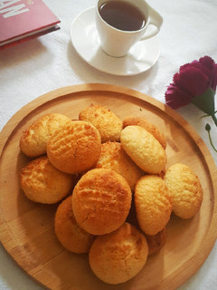 A picture of Bolinhas de Cocoa(Goanese Cookies).