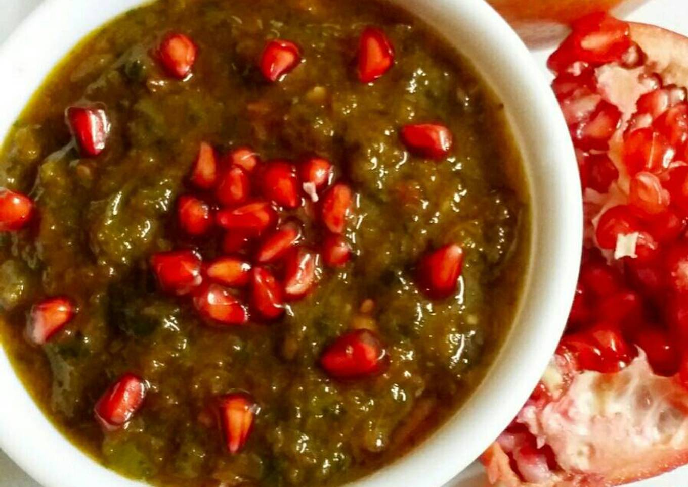 Fresh Chile Cilantro Roman Chotney: