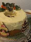 Cake navideño de mandarinas con queso de untar y chocolates