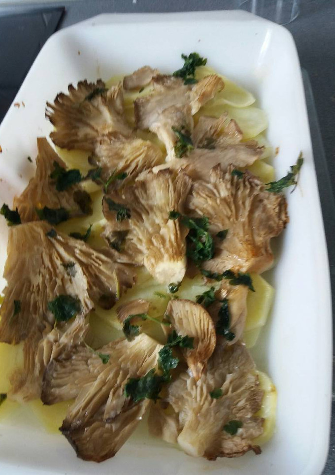 Una foto de Patatas al horno con setas